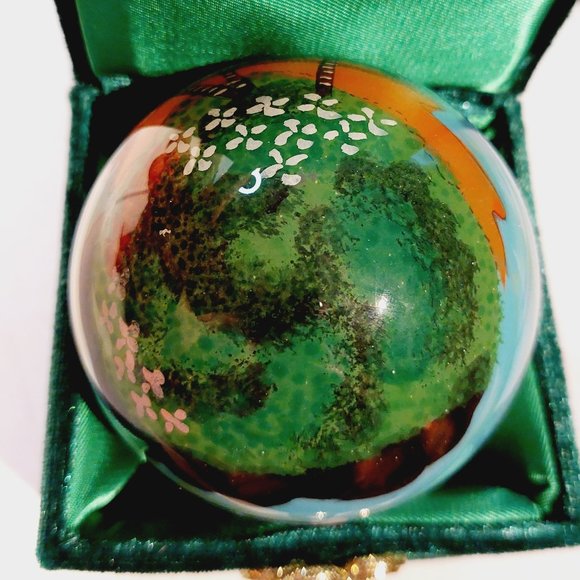 Pier 1 Li Bien "Maui Hawaii" Reverse Painted Glass Christmas Ornament - Picture 7 of 8